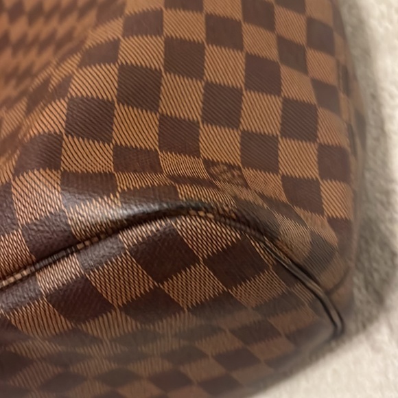 Louis Vuitton Neverfull MM - Picture 7 of 14